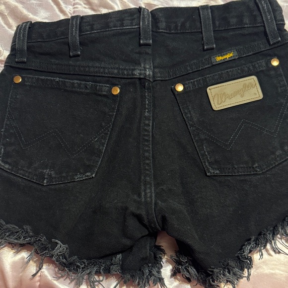 Wrangler Women's Black Frayed Denim Shorts - Picture 6 of 6